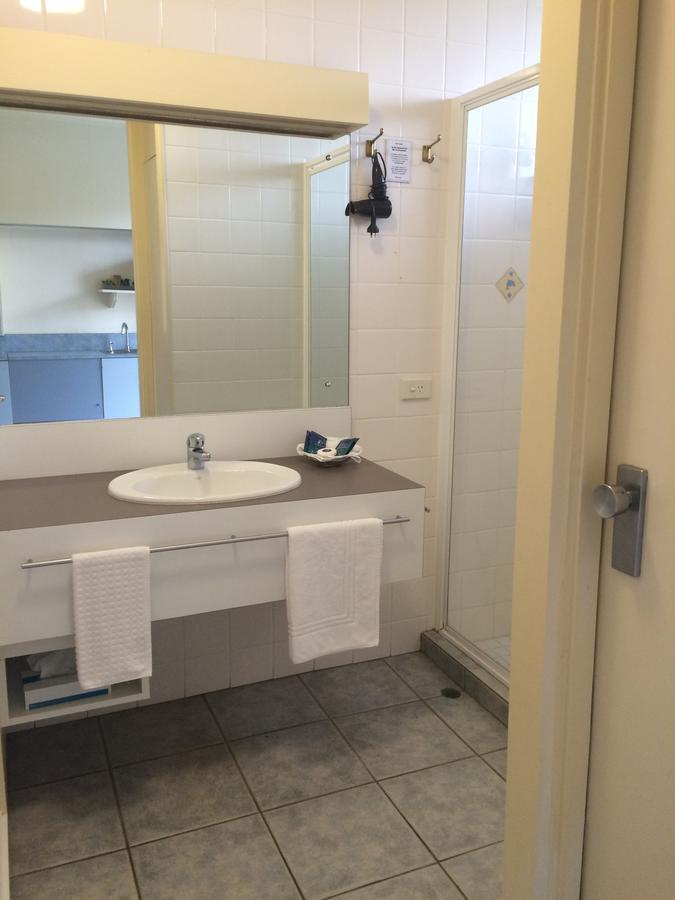 Abel Tasman Waterfront Motel Лейкс Ентранс Екстериор снимка