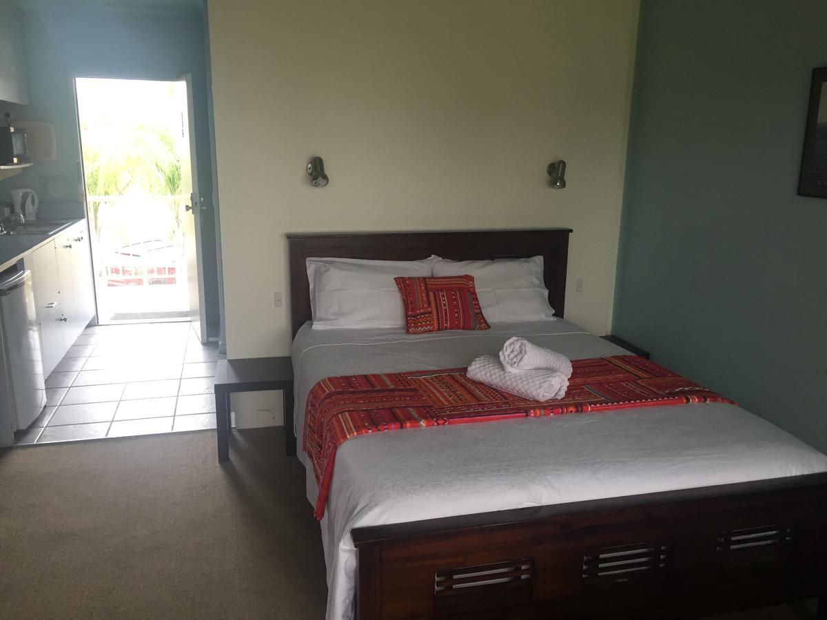 Abel Tasman Waterfront Motel Лейкс Ентранс Екстериор снимка