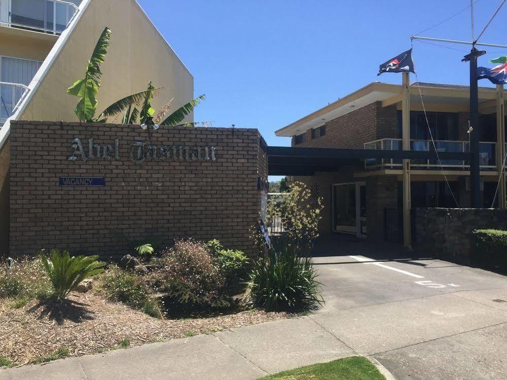 Abel Tasman Waterfront Motel Лейкс Ентранс Екстериор снимка