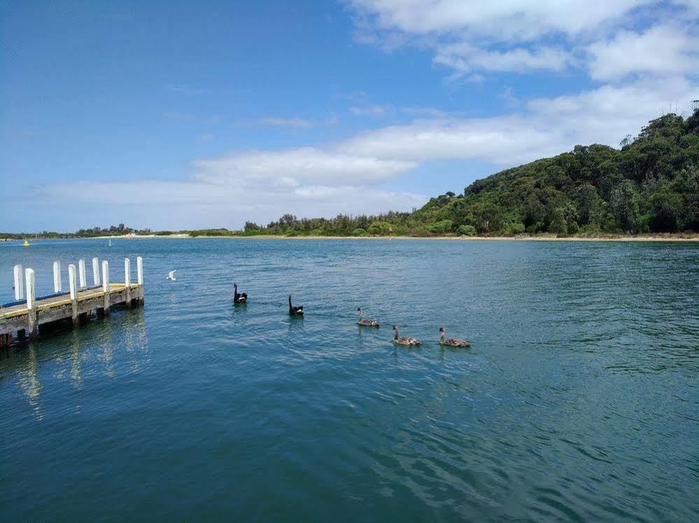 Abel Tasman Waterfront Motel Лейкс Ентранс Екстериор снимка